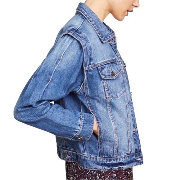 Joie NWT Distressed Trucker Jean Jacket Light Wash Denim Demanda Size S - Picture 2 of 9